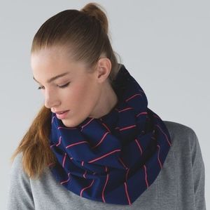 Lululemon Vinyasa Scarf Sailor Stripe Hero Blue Alarming